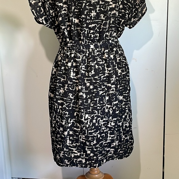 Mossimo Black Abstract Cut-Out Neck Line Lightweight Elastic Waist Pockets Dres - Picture 9 of 11